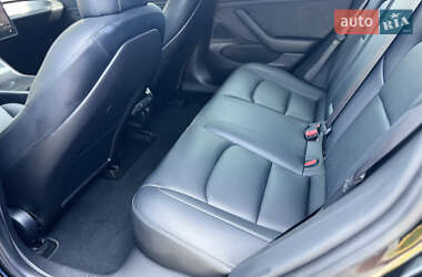 Седан Tesla Model 3 2019 в 