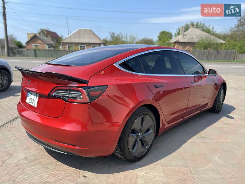 Седан Tesla Model 3 2018 в Славянске