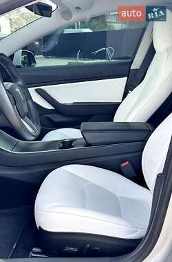 Седан Tesla Model 3 2018 в 