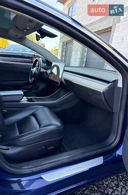 Седан Tesla Model 3 2018 в 