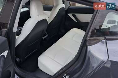 Седан Tesla Model 3 2020 в 