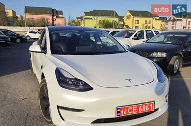 Седан Tesla Model 3 2021 в Виннице
