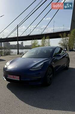 Седан Tesla Model 3 2020 в 