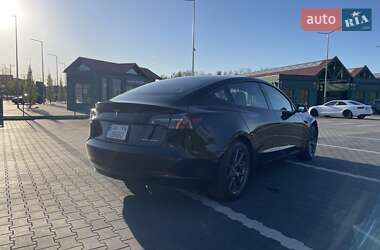 Седан Tesla Model 3 2021 в 