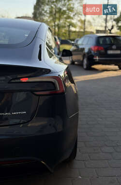 Седан Tesla Model 3 2024 в Луцке