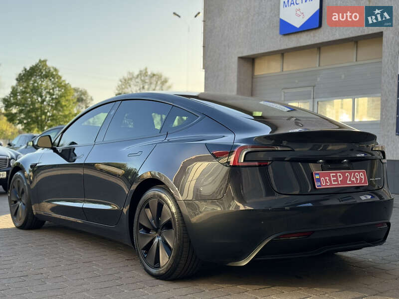 Седан Tesla Model 3 2024 в Луцьку