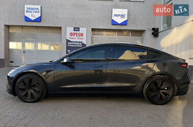 Седан Tesla Model 3 2024 в Луцке