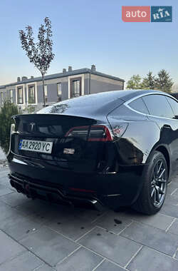 Седан Tesla Model 3 2019 в 