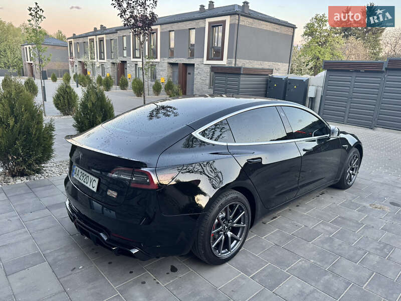Седан Tesla Model 3 2019 в 