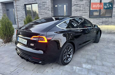 Седан Tesla Model 3 2019 в 