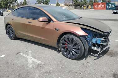 Седан Tesla Model 3 2022 в 