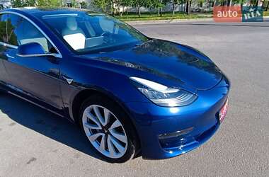 Седан Tesla Model 3 2020 в 