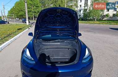 Седан Tesla Model 3 2020 в 
