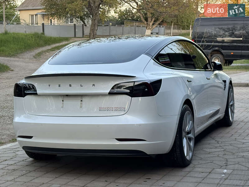 Седан Tesla Model 3 2019 в Черновцах