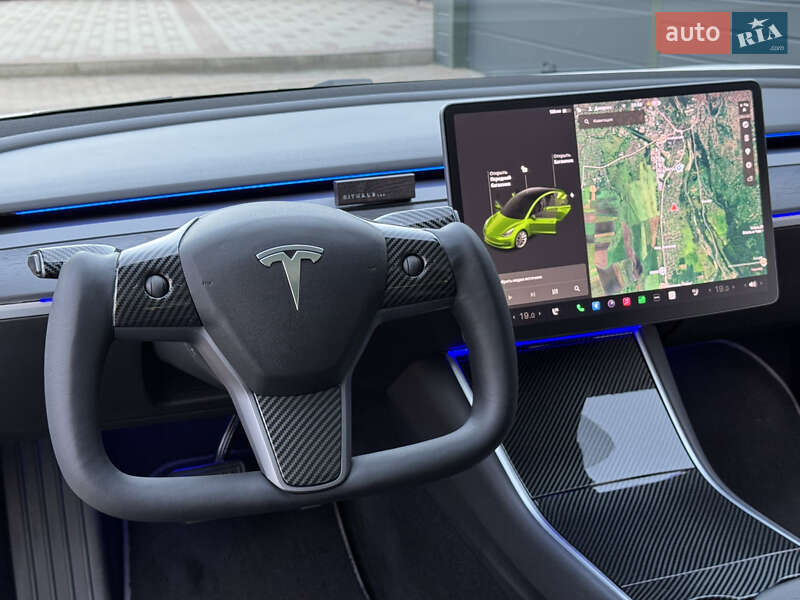 Седан Tesla Model 3 2019 в Черновцах
