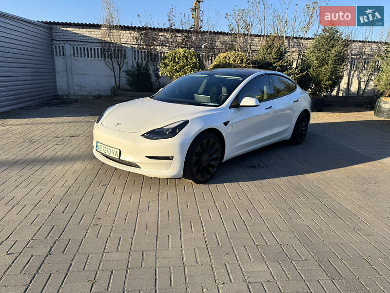Tesla Model 3 2023