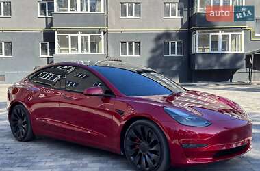 Седан Tesla Model 3 2022 в 