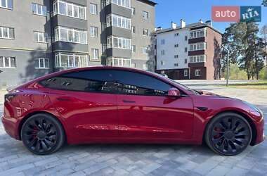 Седан Tesla Model 3 2022 в 