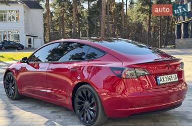 Седан Tesla Model 3 2022 в 