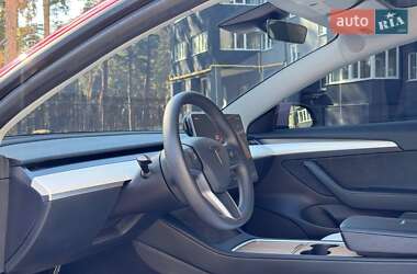 Седан Tesla Model 3 2022 в 