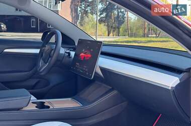 Седан Tesla Model 3 2022 в 