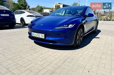 Седан Tesla Model 3 2023 в 