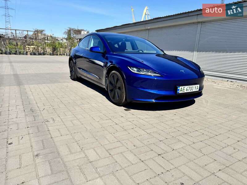 Седан Tesla Model 3 2023 в Днепре