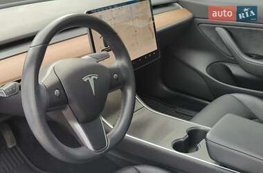 Седан Tesla Model 3 2019 в 