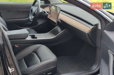 Седан Tesla Model 3 2019 в 
