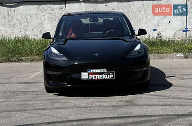 Седан Tesla Model 3 2021 в 