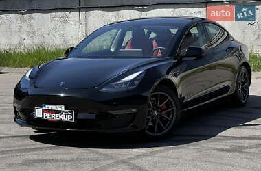 Седан Tesla Model 3 2021 в 