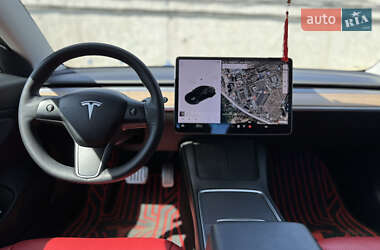 Седан Tesla Model 3 2021 в 