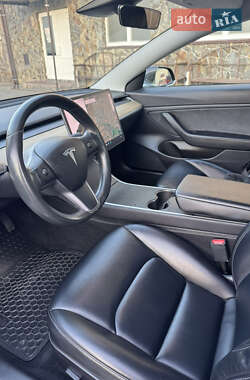 Седан Tesla Model 3 2019 в 