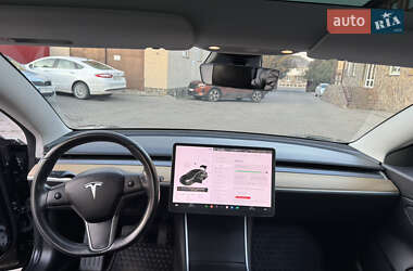 Седан Tesla Model 3 2019 в 