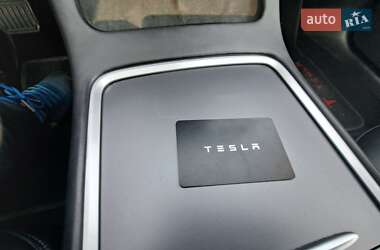 Седан Tesla Model 3 2020 в 