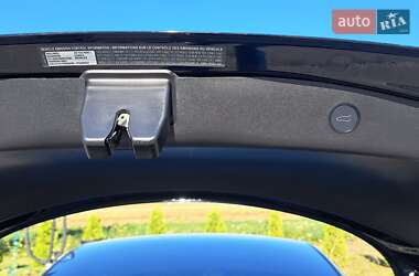 Седан Tesla Model 3 2020 в 