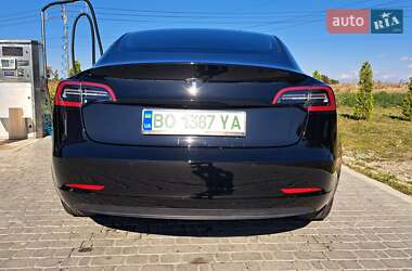 Седан Tesla Model 3 2020 в 