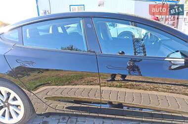 Седан Tesla Model 3 2020 в 