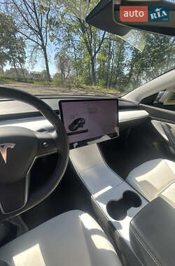 Седан Tesla Model 3 2019 в 
