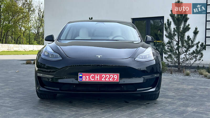 Седан Tesla Model 3 2022 в Луцьку