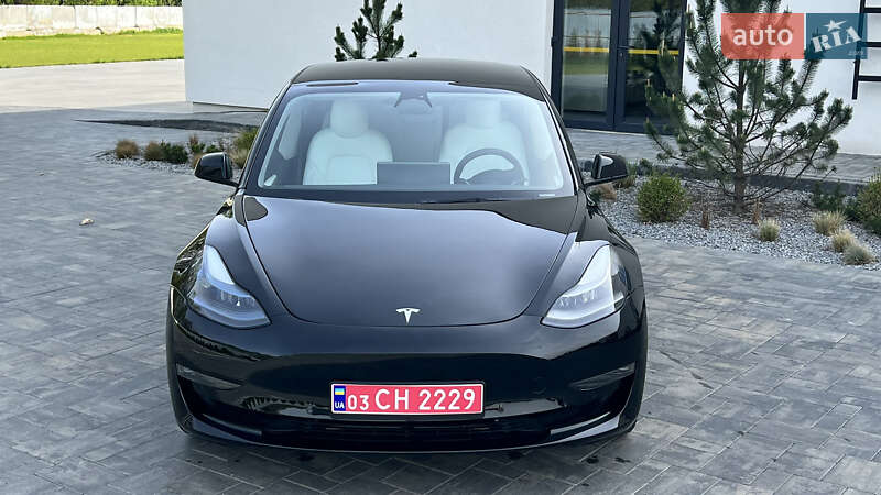 Седан Tesla Model 3 2022 в Луцьку