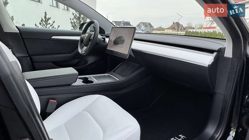 Седан Tesla Model 3 2022 в Луцьку