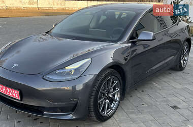 Седан Tesla Model 3 2021 в 