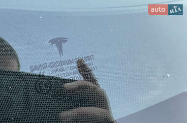 Седан Tesla Model 3 2021 в 