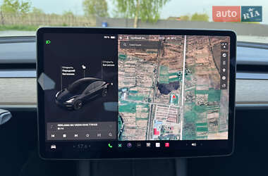 Седан Tesla Model 3 2021 в 