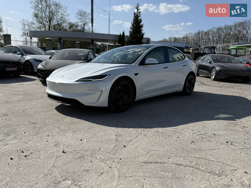 Седан Tesla Model 3 2024 в Виннице