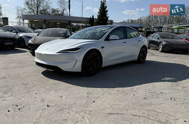 Седан Tesla Model 3 2024 в 