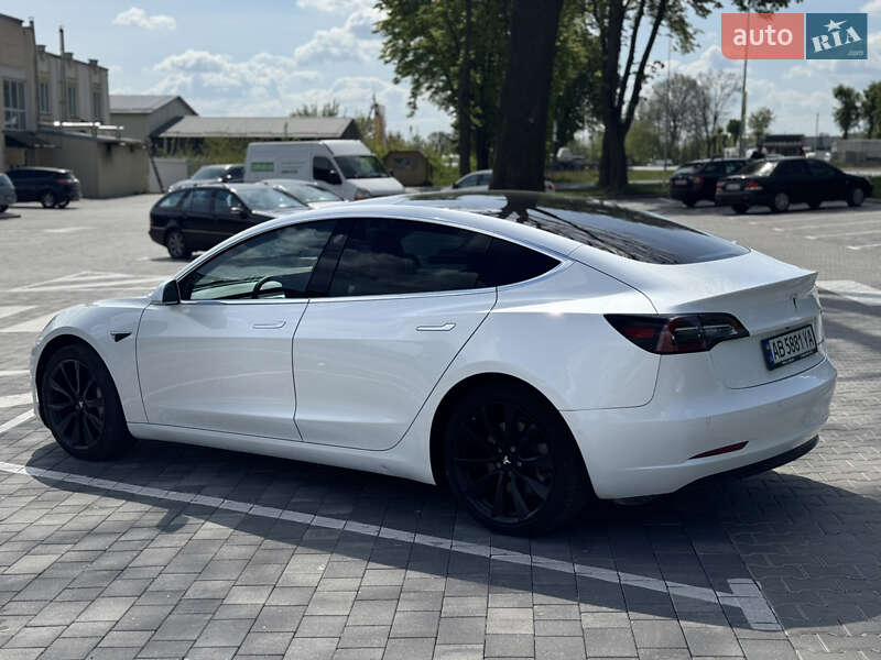 Седан Tesla Model 3 2019 в Виннице