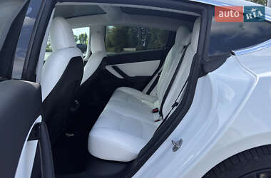 Седан Tesla Model 3 2019 в 