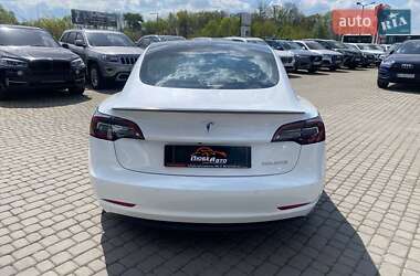 Седан Tesla Model 3 2021 в 